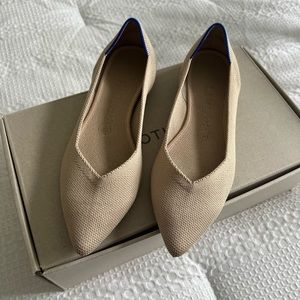 Rothy’s The Point flat in Ecru | Size 8 | Like New